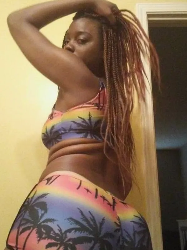 Léna, 26 ans, rencontre black à Colmar