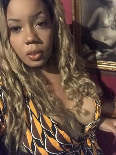 rencontre black - Nevers - Femme métisse célibataire à Nevers cherche groupe chaud pour expérience intense