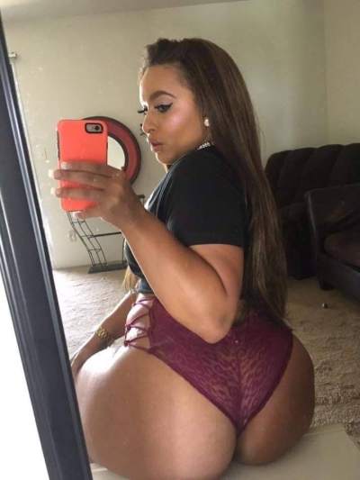 rencontre black - Sainte-Anne - Lili-Rose cherche un plan sexe femme black chaud à Sainte-Anne ce soir