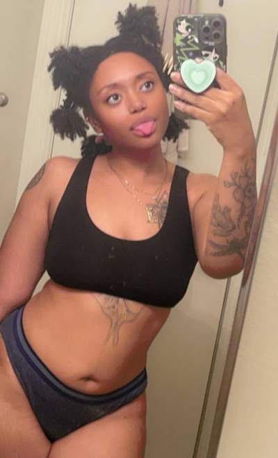 rencontre black - Laval - Mai, 28 ans à Laval, parle de fantasmes autour du sexe avec femme black